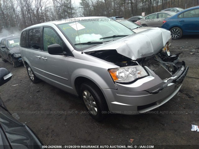 2A4RR4DE2AR215343 - 2010 CHRYSLER TOWN & COUNTRY LX SILVER photo 1