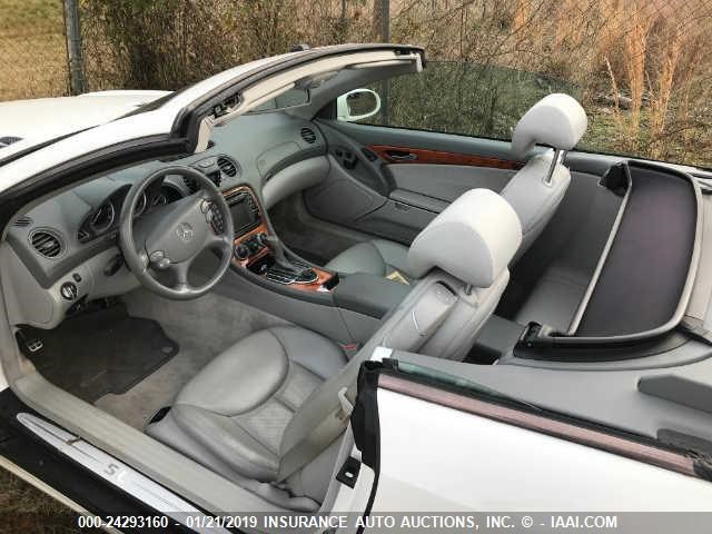 WDBSK75F73F040391 - 2003 MERCEDES-BENZ SL 500R WHITE photo 8