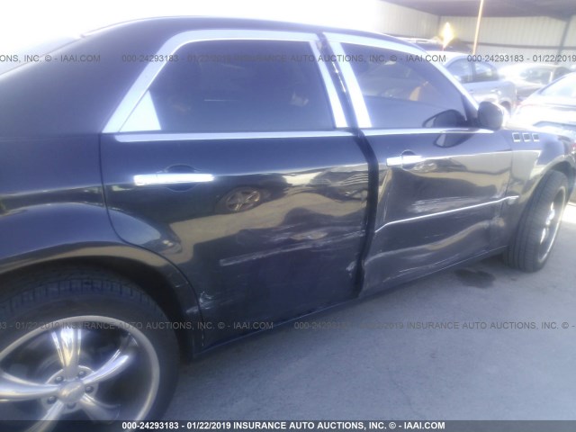 2C3LK63H06H280510 - 2006 CHRYSLER 300C BLACK photo 6