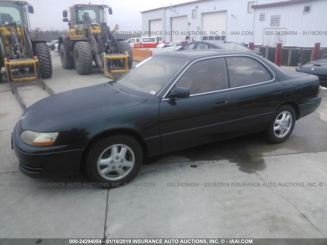 JT8GK13T0S0085380 - 1995 LEXUS ES 300 GREEN photo 2