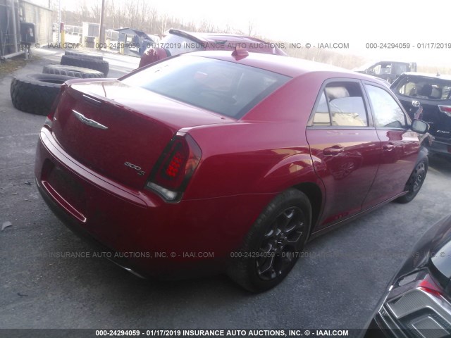 2C3CCAGG7GH270219 - 2016 CHRYSLER 300 S RED photo 4