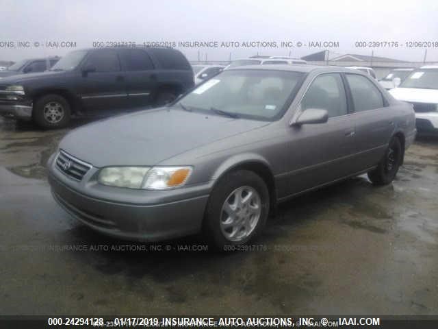 4T1BF22K61U119596 - 2001 TOYOTA CAMRY LE/XLE GRAY photo 2