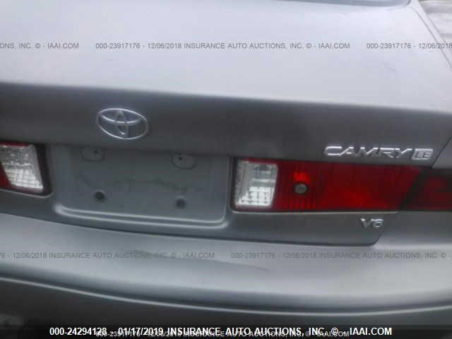 4T1BF22K61U119596 - 2001 TOYOTA CAMRY LE/XLE GRAY photo 6