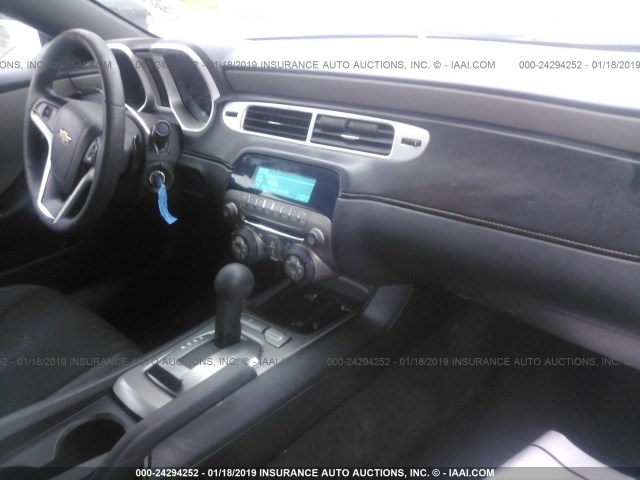 2G1FA1E32D9165178 - 2013 CHEVROLET CAMARO LS WHITE photo 5