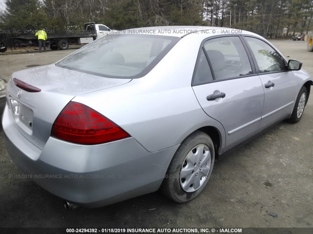 1HGCM56127A208157 - 2007 HONDA ACCORD VALUE GRAY photo 4