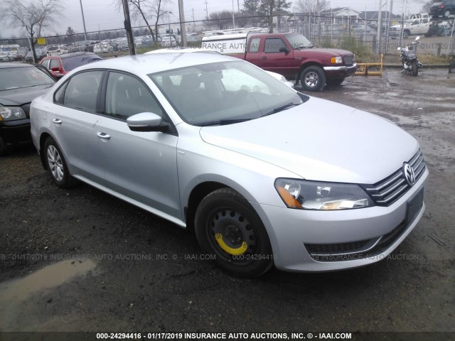 1VWAP7A31EC017748 - 2014 VOLKSWAGEN PASSAT S SILVER photo 1