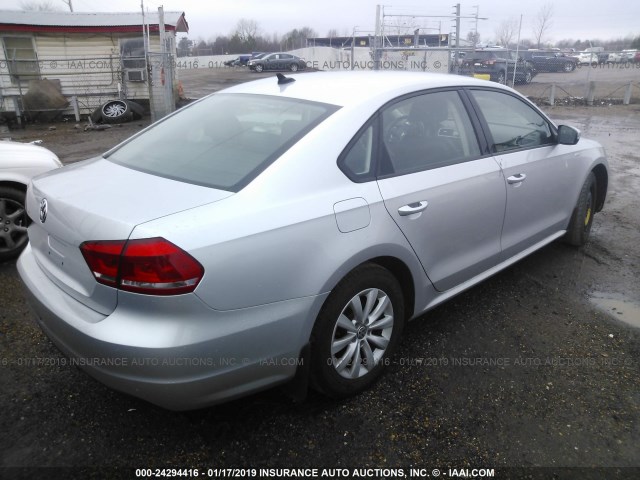 1VWAP7A31EC017748 - 2014 VOLKSWAGEN PASSAT S SILVER photo 4