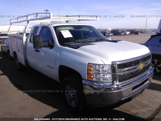 1GB2CVCG9BZ456877 - 2011 CHEVROLET SILVERADO C2500 HEAVY DUTY WHITE photo 1