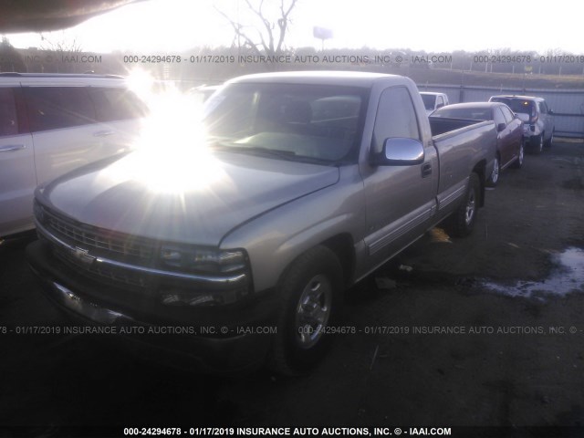 1GCEC14W5YE315313 - 2000 CHEVROLET SILVERADO C1500 SILVER photo 2