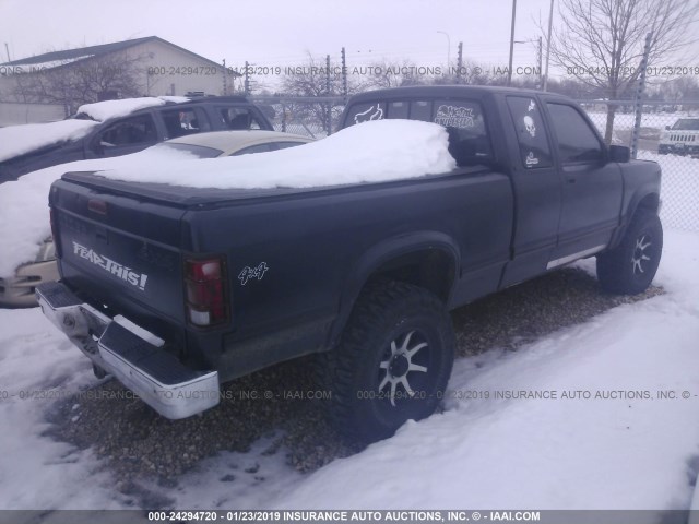 1B7GG23Y8TS581778 - 1996 DODGE DAKOTA BLACK photo 4