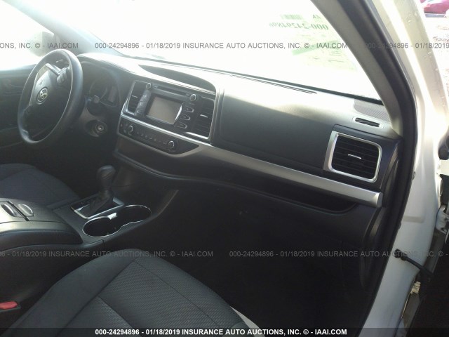 5TDZKRFH0FS092610 - 2015 TOYOTA HIGHLANDER LE/LE PLUS WHITE photo 5