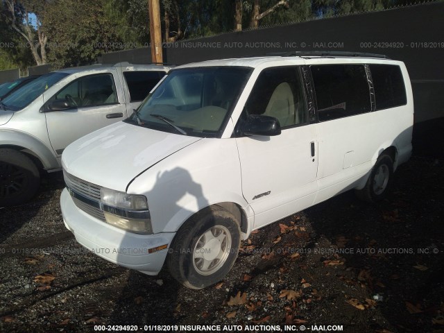 1GNDM19WXXB123121 - 1999 CHEVROLET ASTRO WHITE photo 2