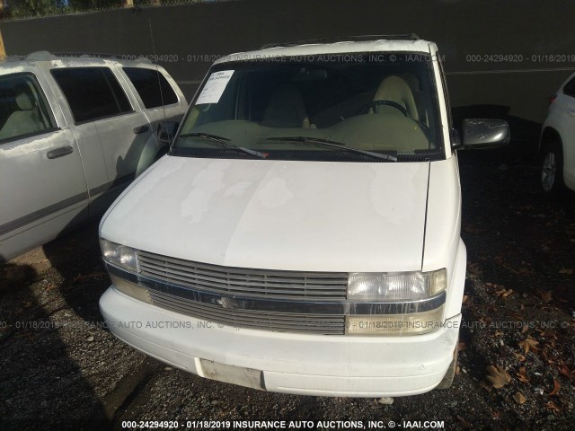 1GNDM19WXXB123121 - 1999 CHEVROLET ASTRO WHITE photo 6