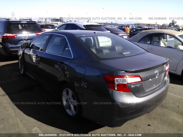 4T1BF1FK4CU055310 - 2012 TOYOTA CAMRY SE/LE/XLE 灰色 照片 3