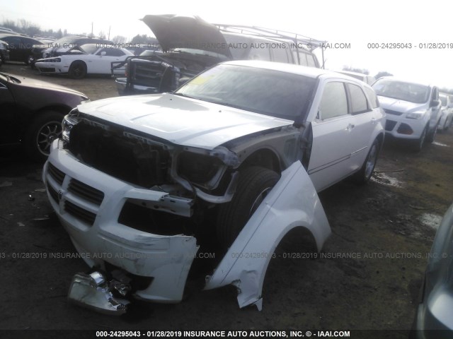 2D4FV47T48H238916 - 2008 DODGE MAGNUM WHITE photo 2