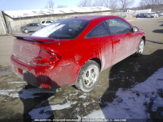 1G2AL18F987194612 - 2008 PONTIAC G5 RED photo 4