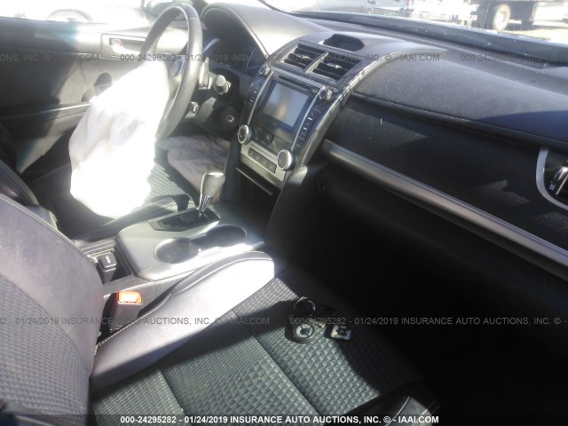 4T1BF1FK9CU202009 - 2012 TOYOTA CAMRY SE/LE/XLE 黑色 照片 5