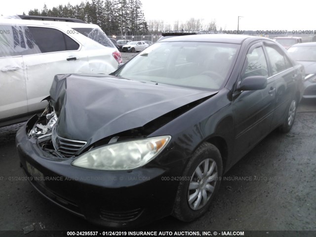 4T1BE32K35U080903 - 2005 TOYOTA CAMRY LE/XLE/SE BLACK photo 2