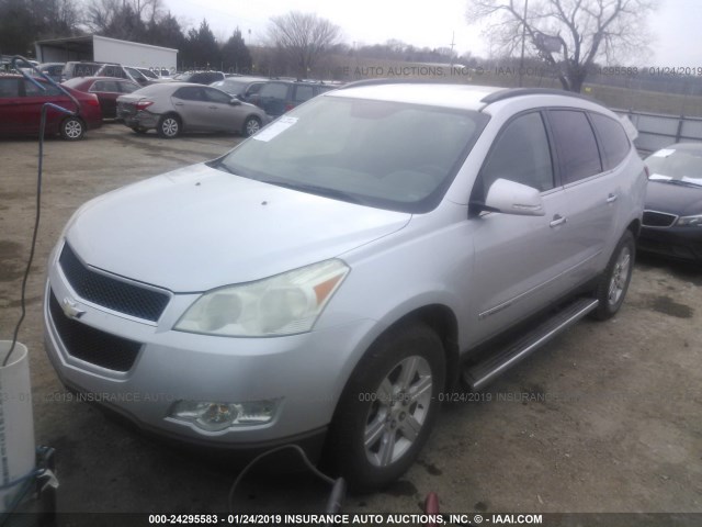 1GNER23D09S104227 - 2009 CHEVROLET TRAVERSE LT SILVER photo 2