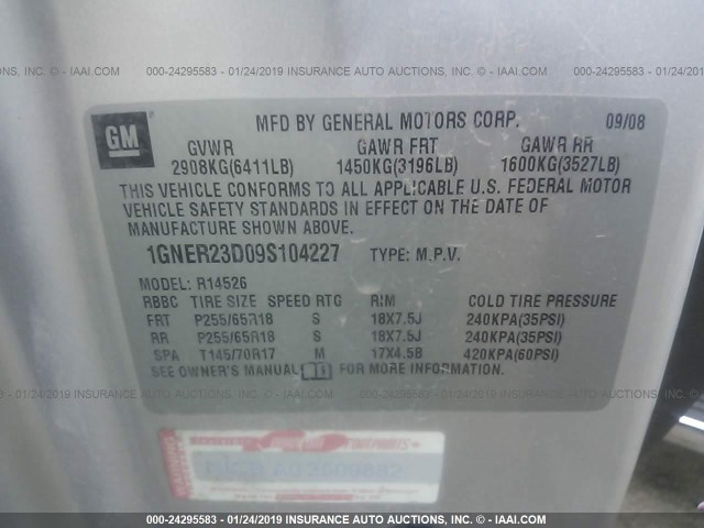 1GNER23D09S104227 - 2009 CHEVROLET TRAVERSE LT SILVER photo 9