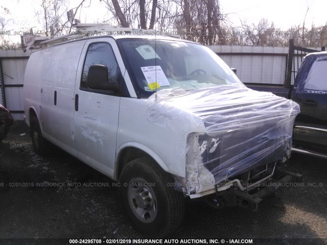 1GCWGFCA0B1129303 - 2011 CHEVROLET EXPRESS G2500  WHITE photo 1