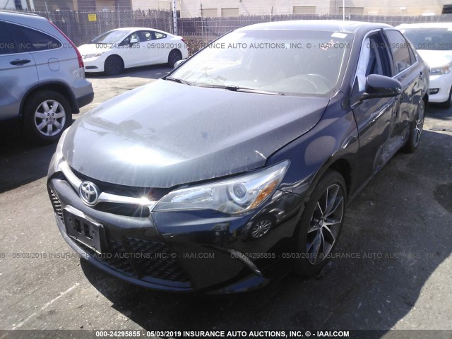 4T1BF1FK4HU648981 - 2017 TOYOTA CAMRY LE/XLE/SE/XSE Dark Blue photo 2