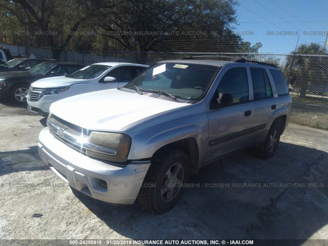 1GNDS13S942120573 - 2004 CHEVROLET TRAILBLAZER LS/LT GRAY photo 2