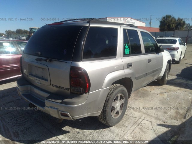 1GNDS13S942120573 - 2004 CHEVROLET TRAILBLAZER LS/LT GRAY photo 4