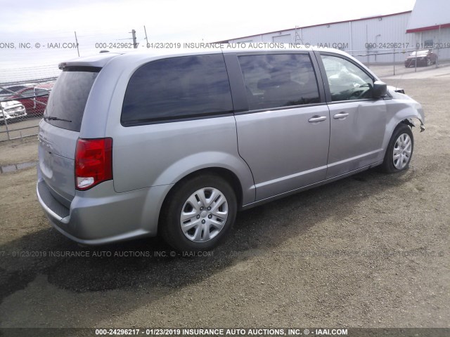 2C4RDGBG8JR161623 - 2018 DODGE GRAND CARAVAN SE SILVER photo 4