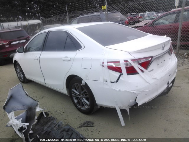 4T1BF1FK9FU485046 - 2015 TOYOTA CAMRY LE/XLE/SE/XSE WHITE photo 3
