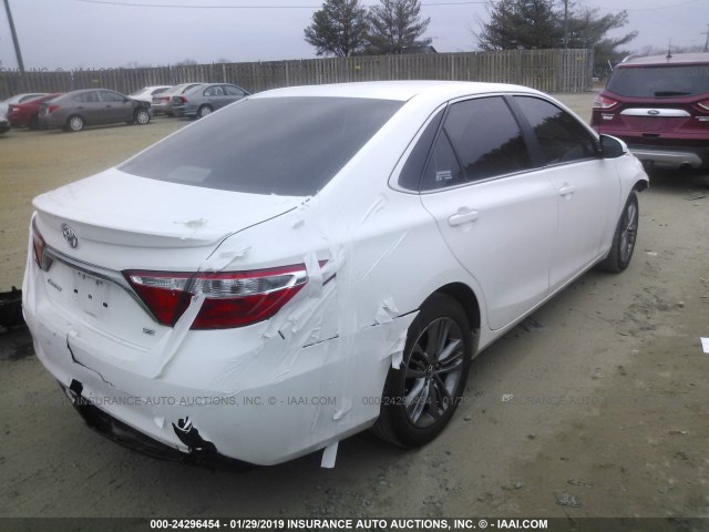 4T1BF1FK9FU485046 - 2015 TOYOTA CAMRY LE/XLE/SE/XSE WHITE photo 4