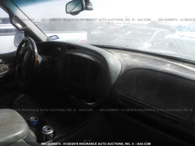 5LMFU28A2YLJ38455 - 2000 LINCOLN NAVIGATOR Қызыл фото 5