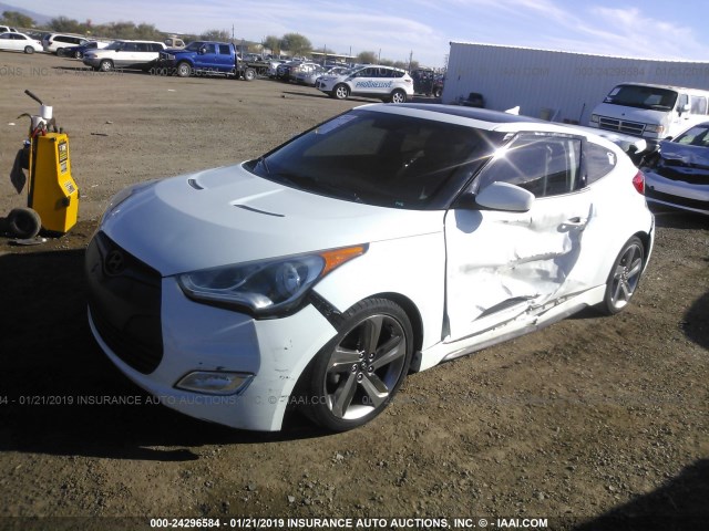 KMHTC6AD5DU114580 - 2013 HYUNDAI VELOSTER WHITE photo 2