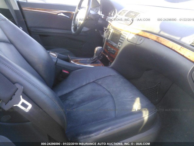 WDBUF65J04A411370 - 2004 MERCEDES-BENZ E 320 Champagne photo 5