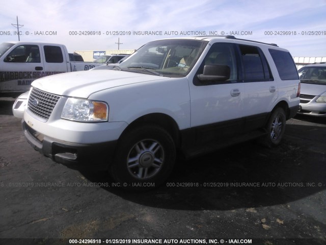1FMRU15W93LB66997 - 2003 FORD EXPEDITION XLT WHITE photo 2