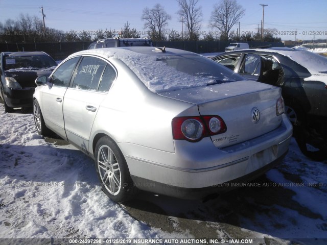 WVWEK73C56P040105 - 2006 VOLKSWAGEN PASSAT 2.0T LUXURY SILVER photo 3