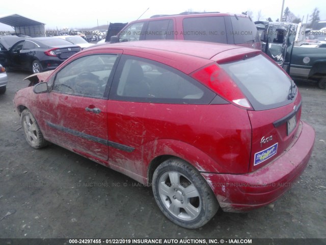 3FAFP31303R191526 - 2003 FORD FOCUS ZX3 RED photo 3