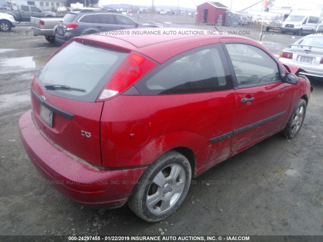 3FAFP31303R191526 - 2003 FORD FOCUS ZX3 RED photo 4