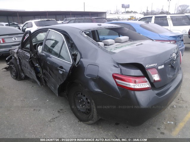 4T1BF3EK0BU613858 - 2011 TOYOTA CAMRY SE/LE/XLE 灰色 照片 3