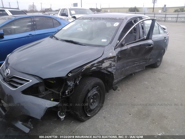 4T1BF3EK0BU613858 - 2011 TOYOTA CAMRY SE/LE/XLE 灰色 照片 6