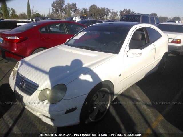 WDBRN40J23A500764 - 2003 MERCEDES-BENZ C 230K SPORT COUPE WHITE photo 2