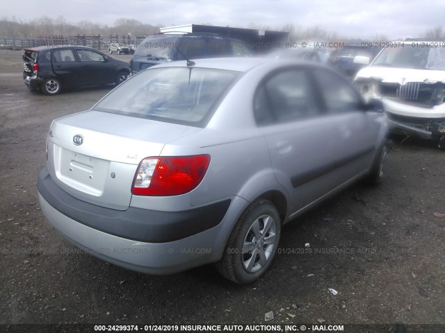 KNADE123486296081 - 2008 KIA RIO LX/SX SILVER photo 4