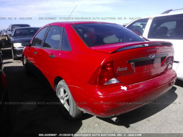 1FAHP3437YW415769 - 2000 FORD FOCUS SE/SE SPORT RED photo 3