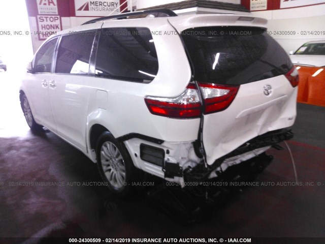 5TDYK3DC4GS690670 - 2016 TOYOTA SIENNA XLE/LIMITED WHITE photo 3