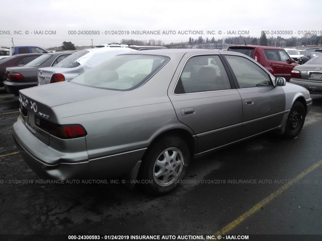 JT2BG22K3X0291594 - 1999 TOYOTA CAMRY LE/XLE GRAY photo 4