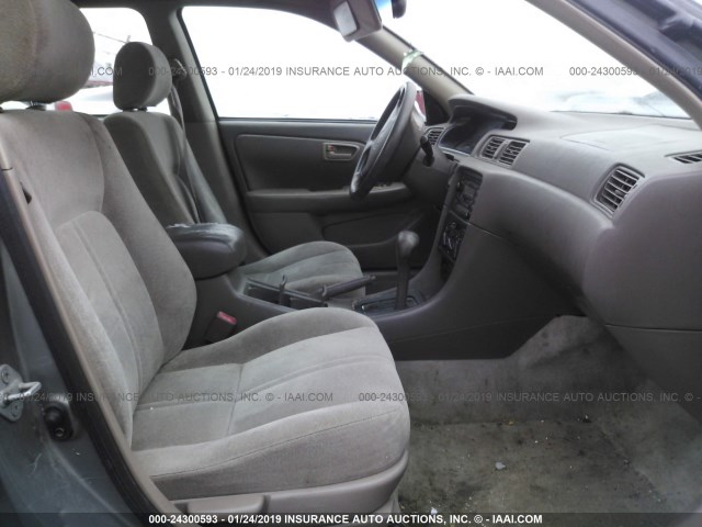 JT2BG22K3X0291594 - 1999 TOYOTA CAMRY LE/XLE GRAY photo 5