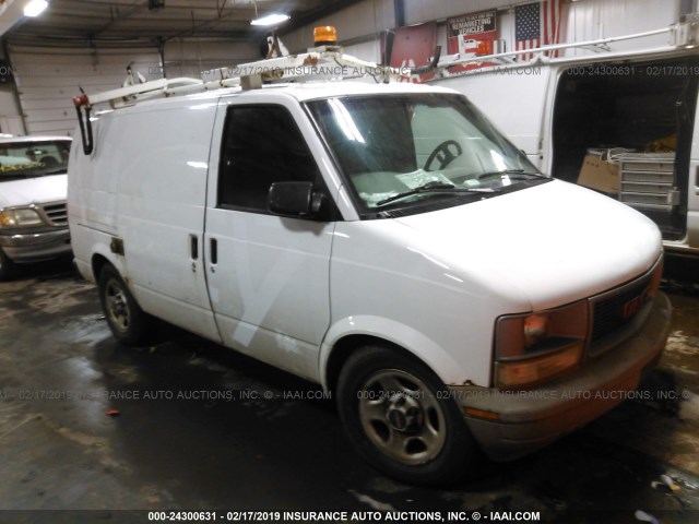 1GTDM19X25B505612 - 2005 GMC SAFARI XT WHITE photo 1