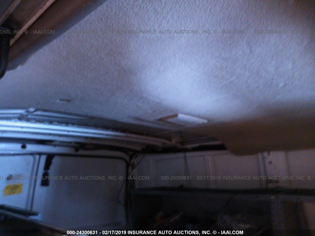 1GTDM19X25B505612 - 2005 GMC SAFARI XT WHITE photo 8