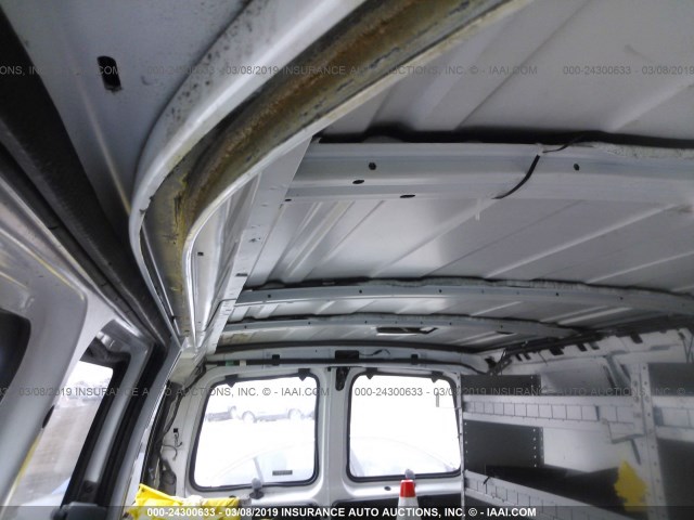 1GTGG25R4Y1253258 - 2000 GMC SAVANA G2500 WHITE photo 8