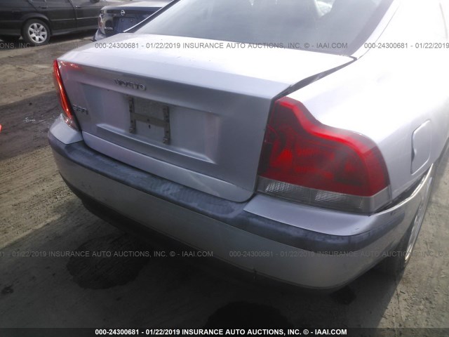 YV1RS64A242405059 - 2004 VOLVO S60 SILVER photo 6